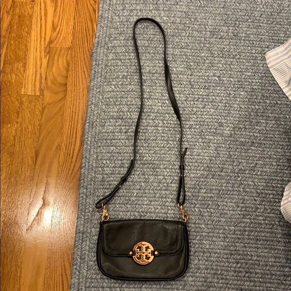 Tory Burch Handbags - BRAND NEW Black tory burch bag